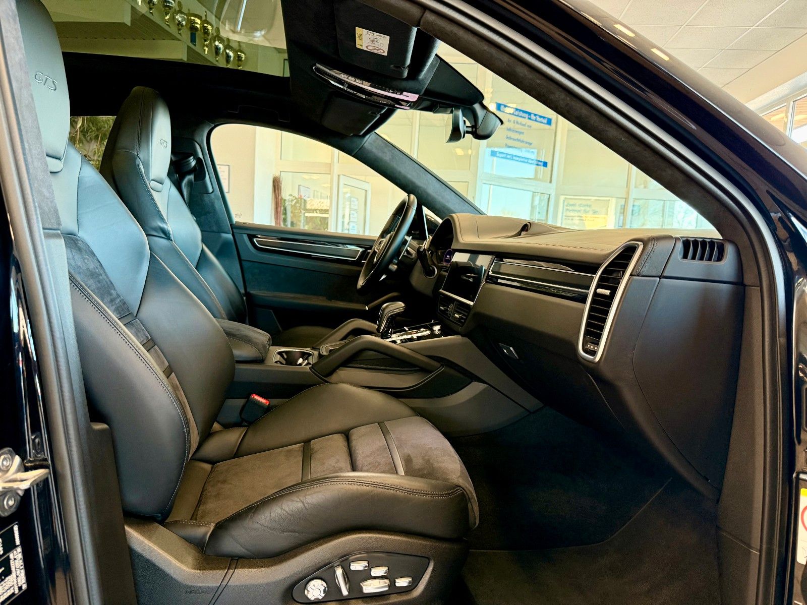 Fahrzeugabbildung Porsche Cayenne GTS Coupe SportDesign/HeadUP/ACC/Keyless