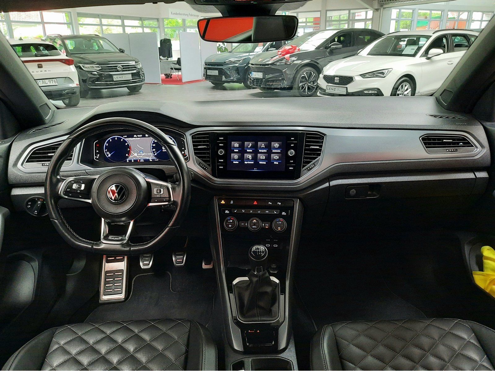 Fahrzeugabbildung Volkswagen T-Roc Cabrio R-Line*AHK*Cam*Navi*LED*Sitzhzg*ACC