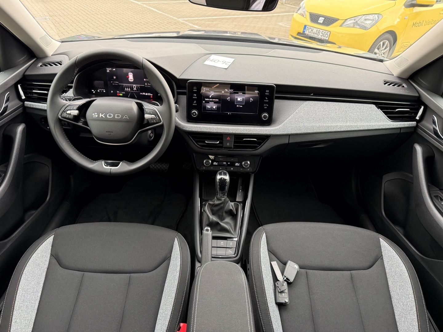 Fahrzeugabbildung SKODA Kamiq Selection el.AHK DigCoc LED CarPlay Winter