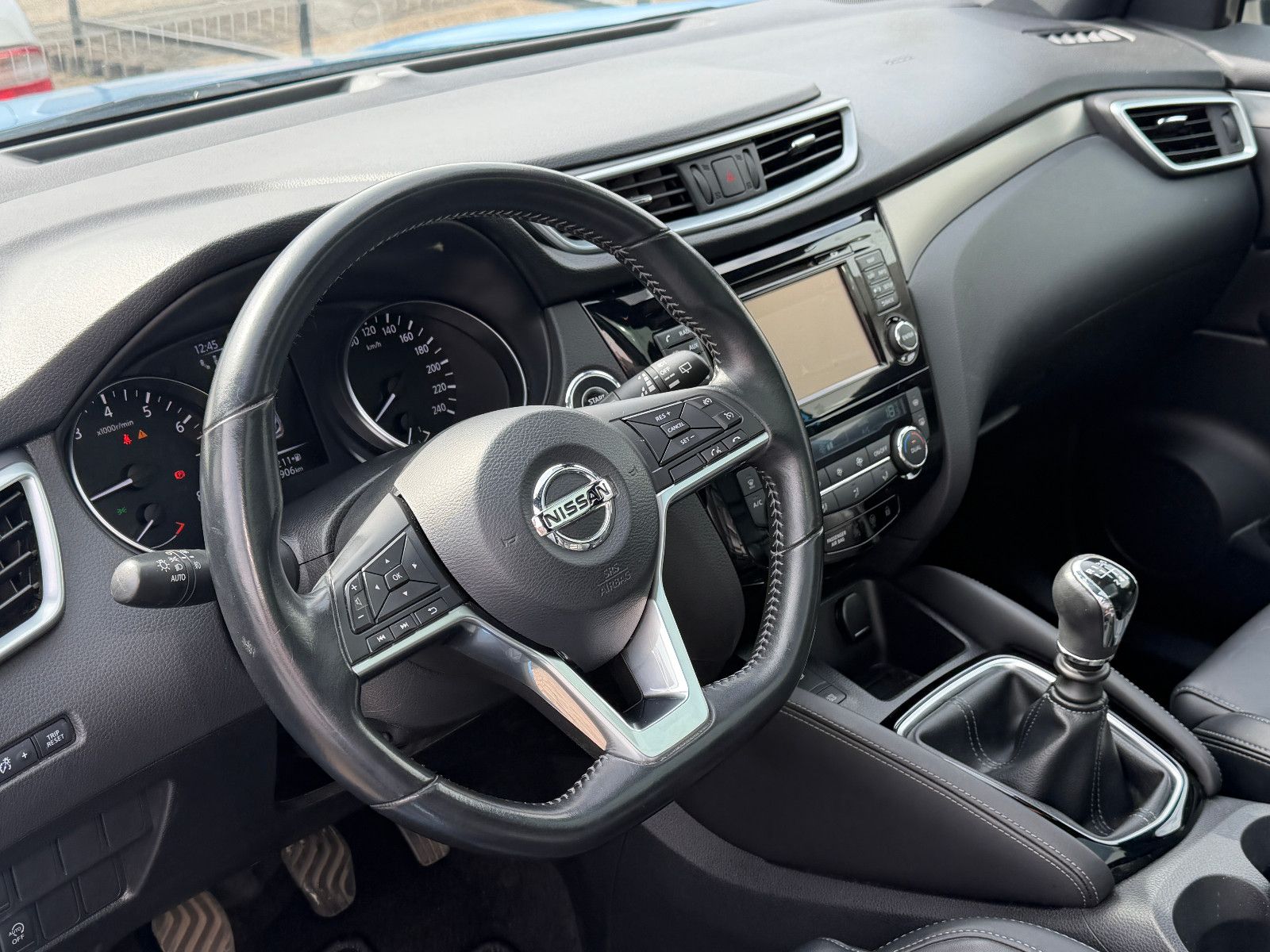 Fahrzeugabbildung Nissan Qashqai Tekna /GLASDACH/360°/MEMORY/NAVI
