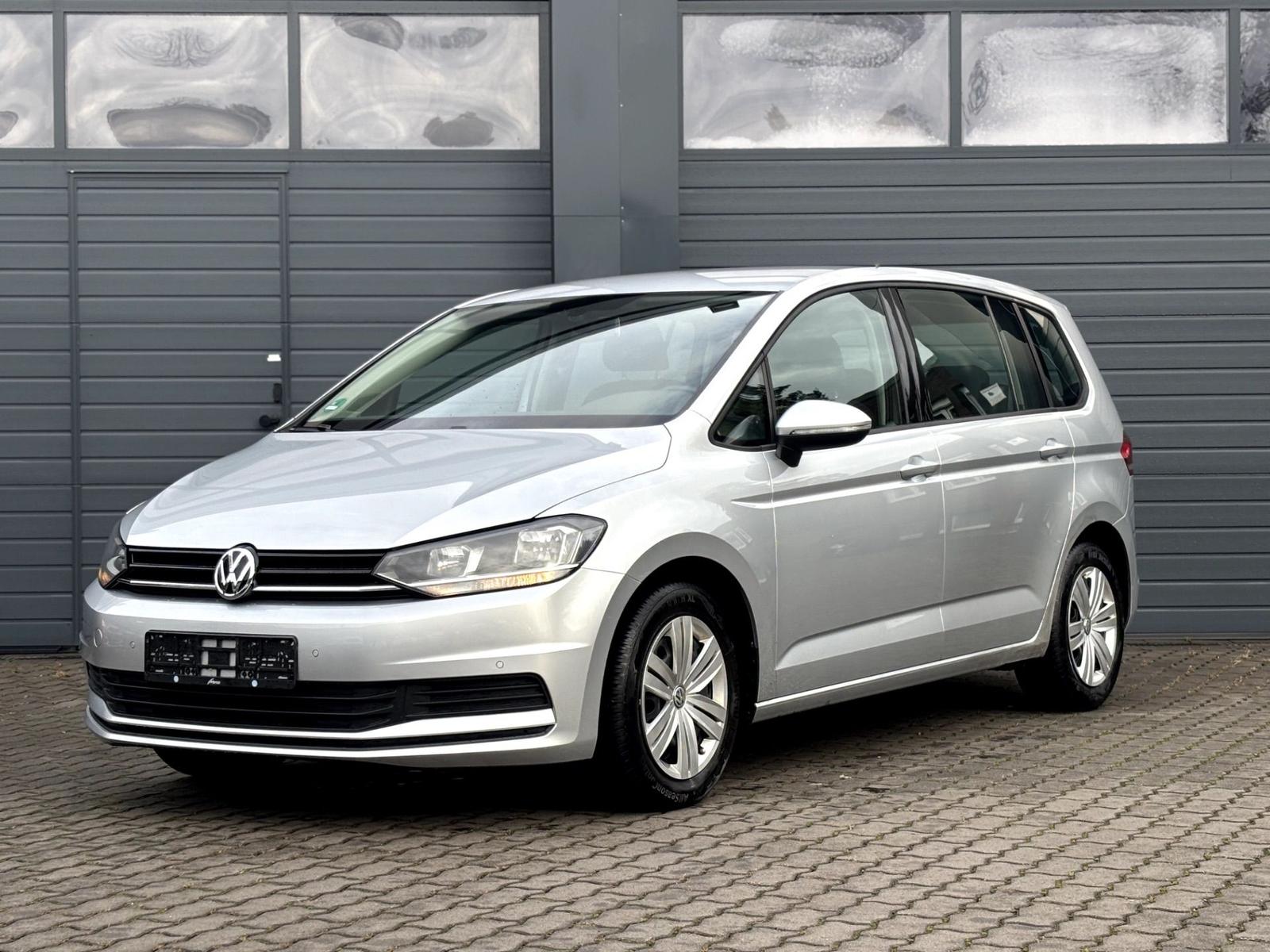 Volkswagen Touran 1.2 TSI 7 Sitze,AHK,Navi,PDC