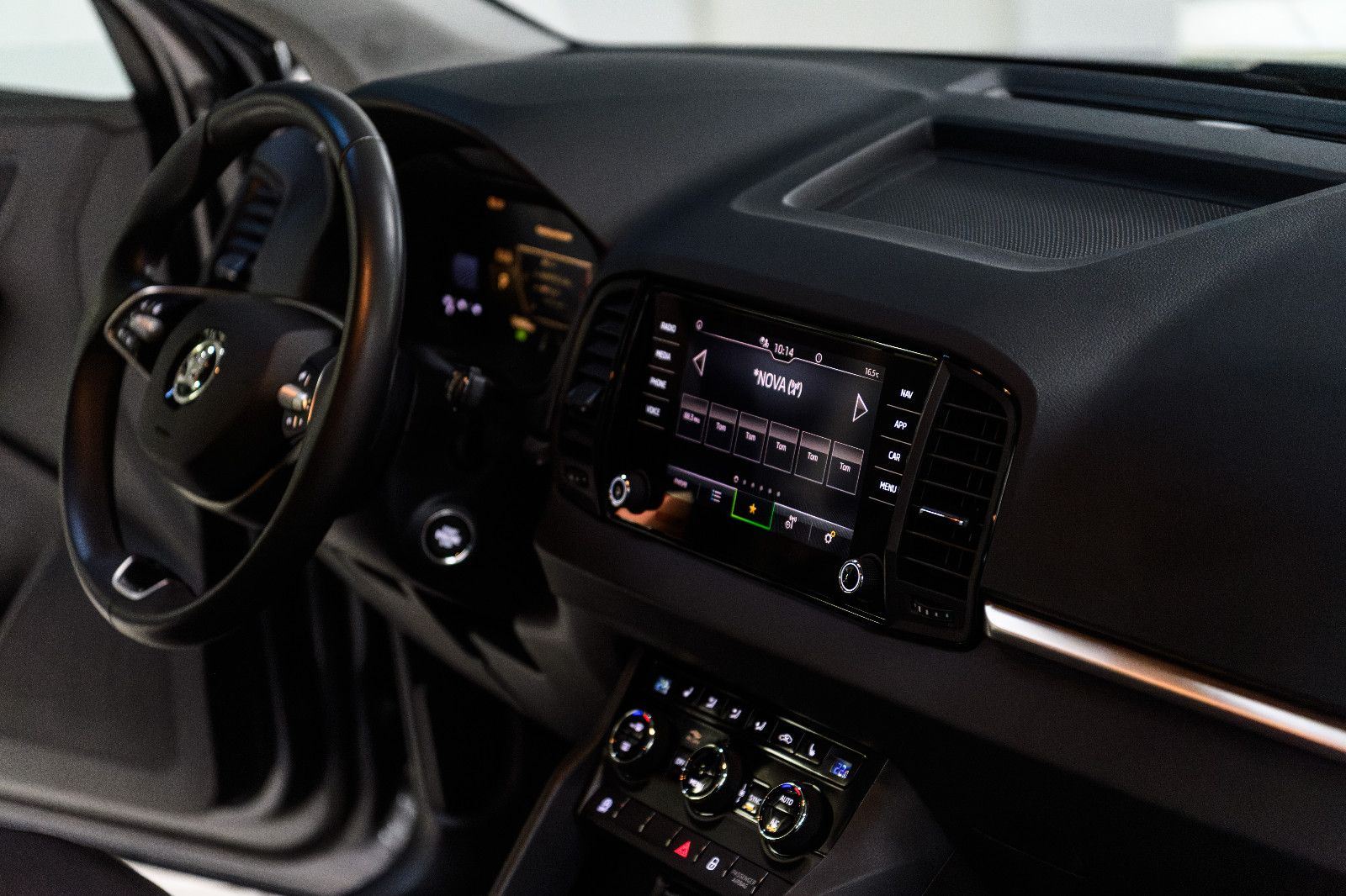 Fahrzeugabbildung SKODA Karoq Selection