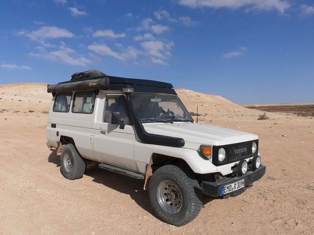 Toyota landcruiser bj 75