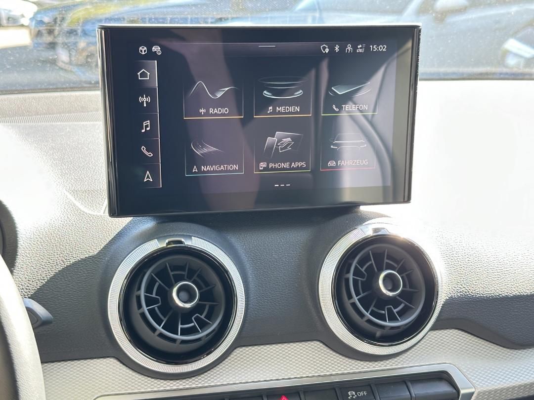 Fahrzeugabbildung Audi Q2 Advanced 35 TFSI stronic Parken AHK Navi