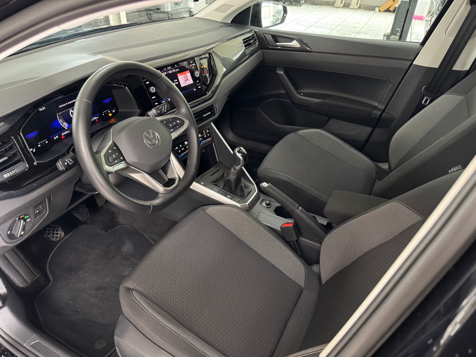 Fahrzeugabbildung Volkswagen Polo VI Life +DIG.TACHO+LED+ALLWETTER+NAVI+ACC