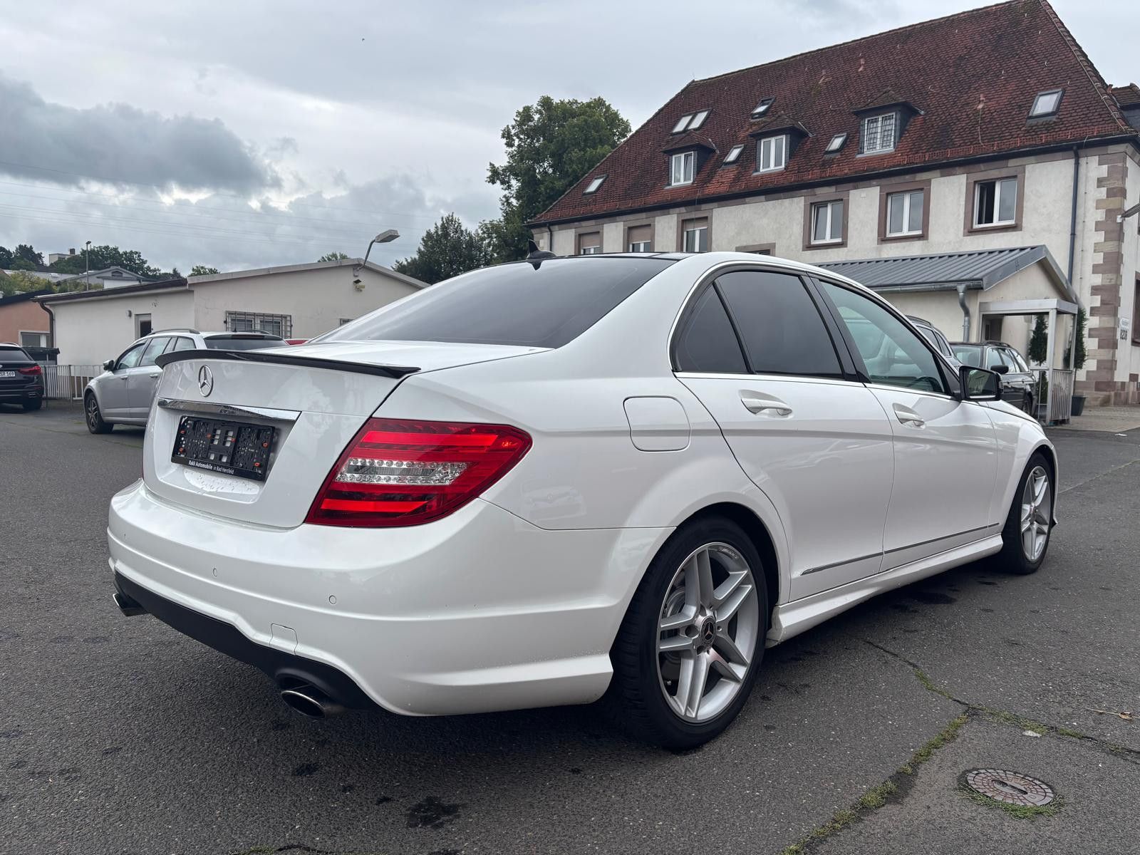 Fahrzeugabbildung Mercedes-Benz C 350 CDI Limo Aut. AMG Line-NAV-XENON-PANORAMA-