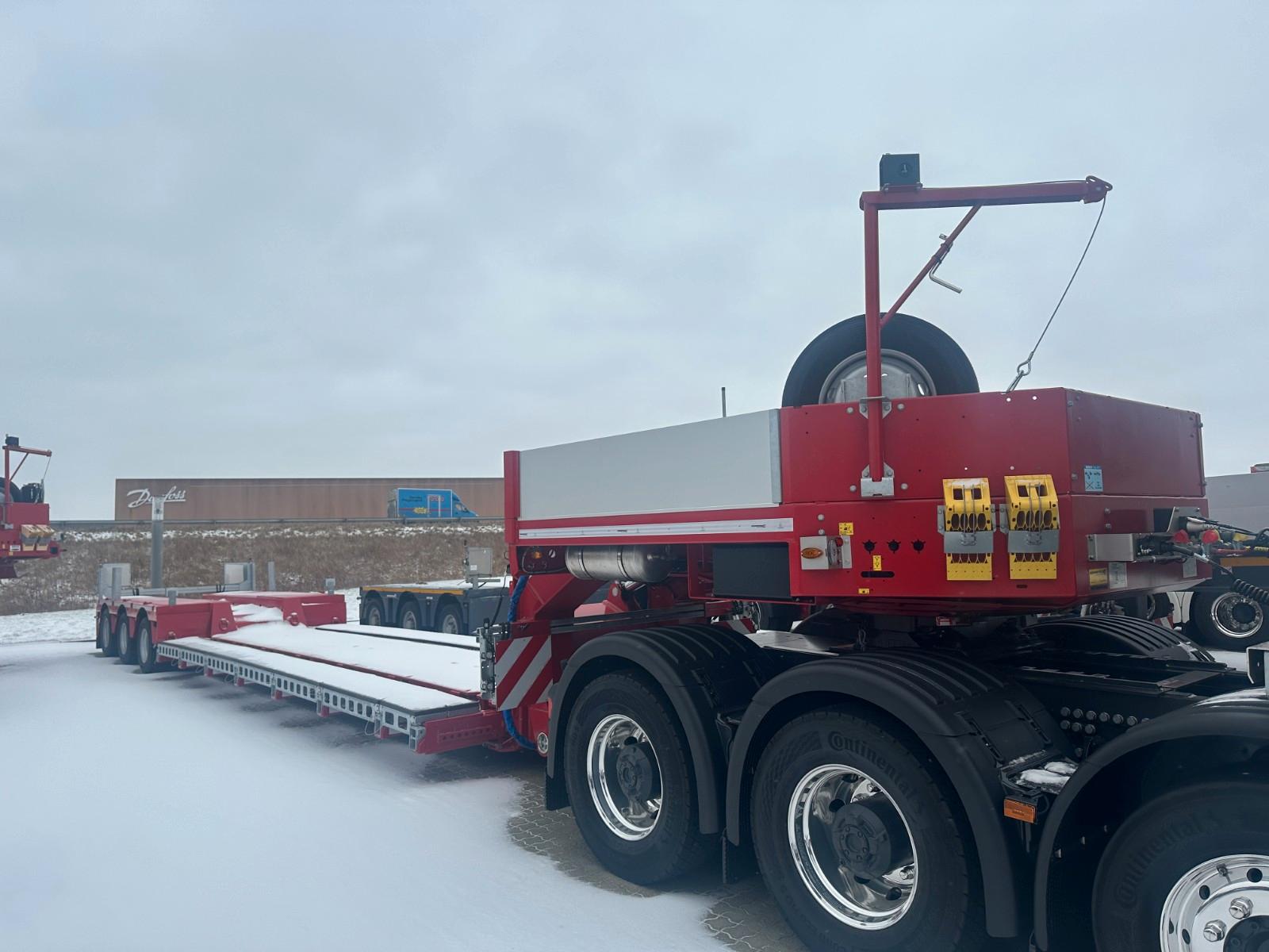 Faymonville Megamax 3 achs tiefbett / Baggerbett