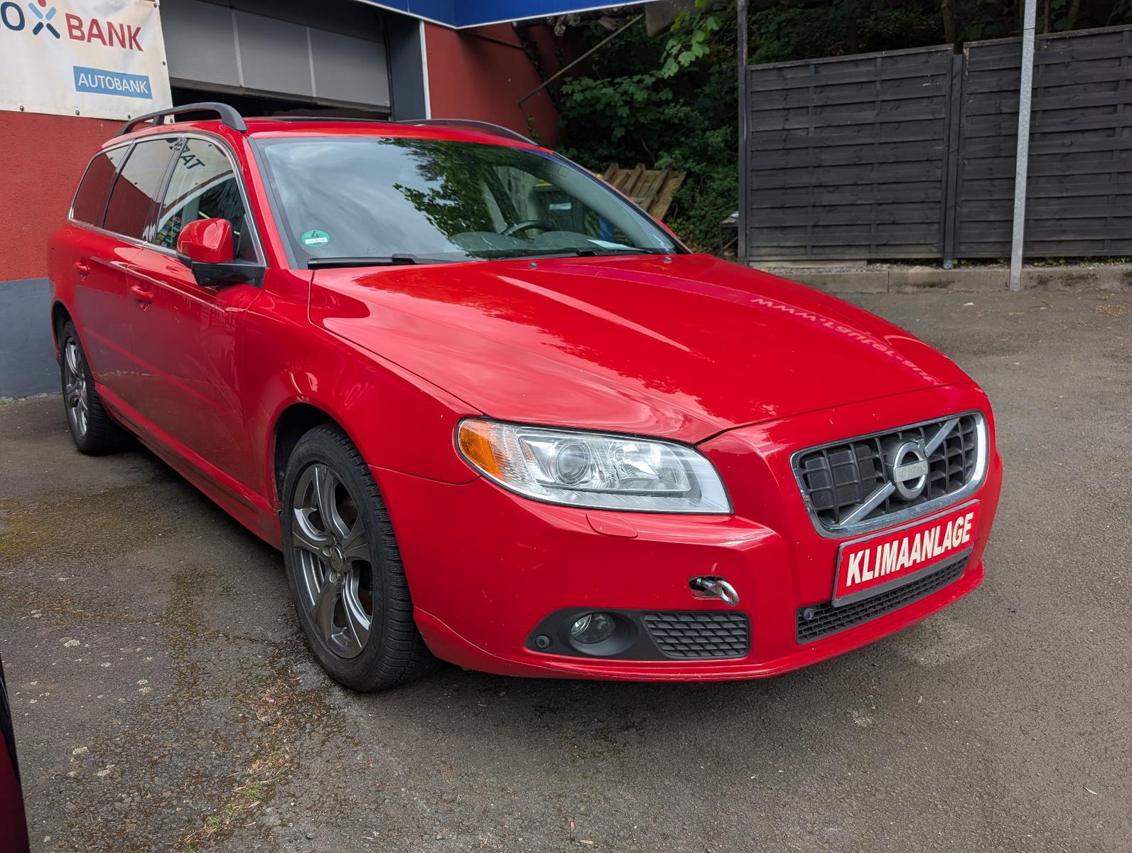 Volvo V70 2012 — photo 16