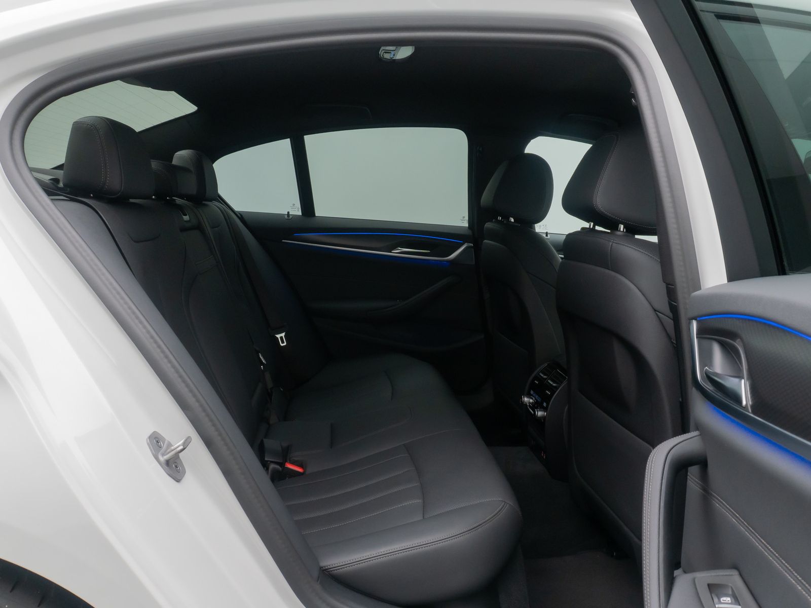 Fahrzeugabbildung BMW 530d xD M Sport Kamera DAB 4xKlima ACC Alarm 19"