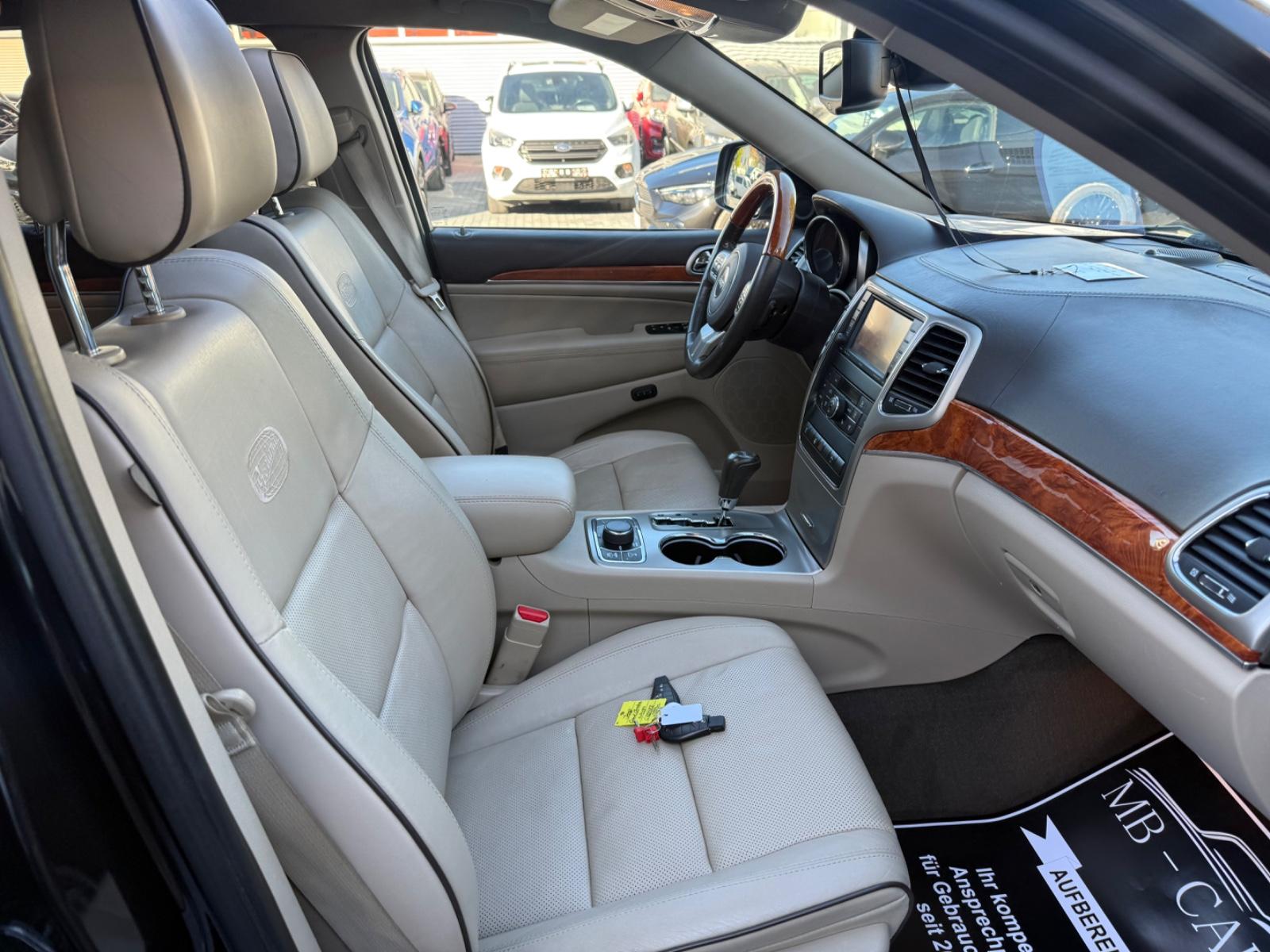 Jeep Grand Cherokee 3.0 CRD Overland | 241 ch | BVA | Toit panoramique | Régulateur adaptatif | Hayon électrique | Attelage 3,5 t