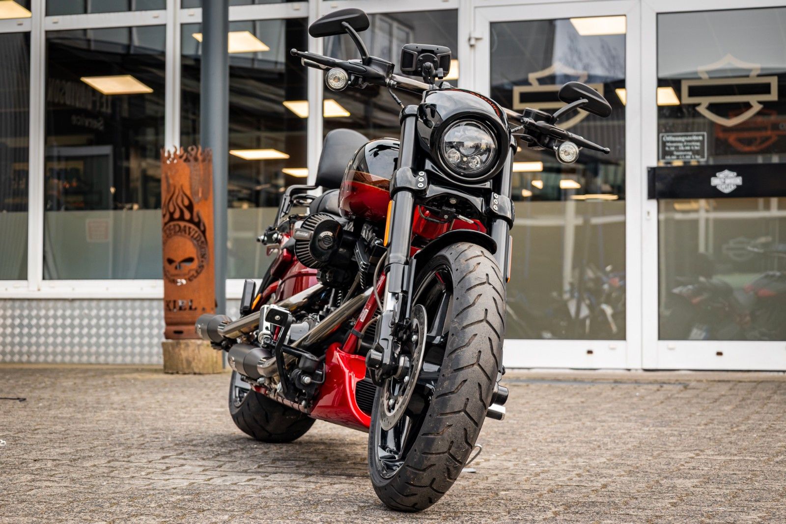 Fahrzeugabbildung Harley-Davidson FXSE CVO Pro Street Breakout - Jekill & Hyde