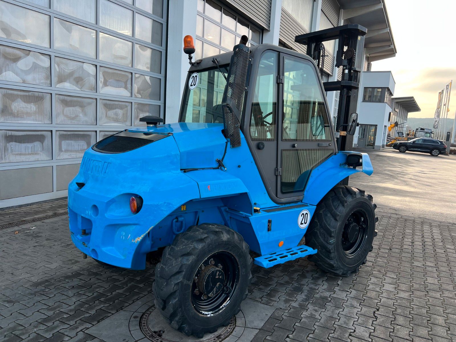 Fahrzeugabbildung Manitou M30-4 / nur: 2.931h / SS / Allrad / 5,3m Hubhöhe