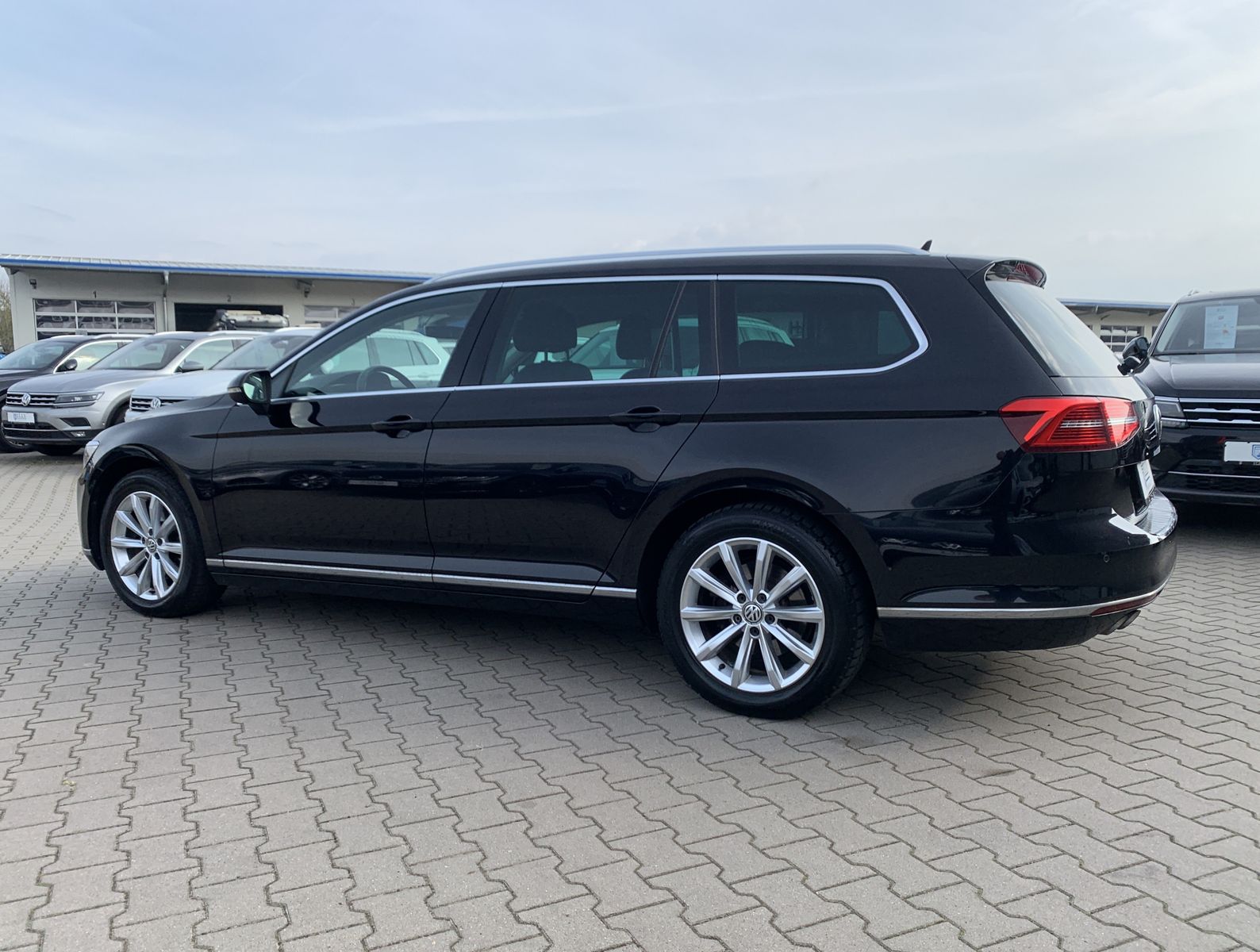 Fahrzeugabbildung Volkswagen Passat Variant 2.0 TDI*Highline*AHK*STHZ*Cam*