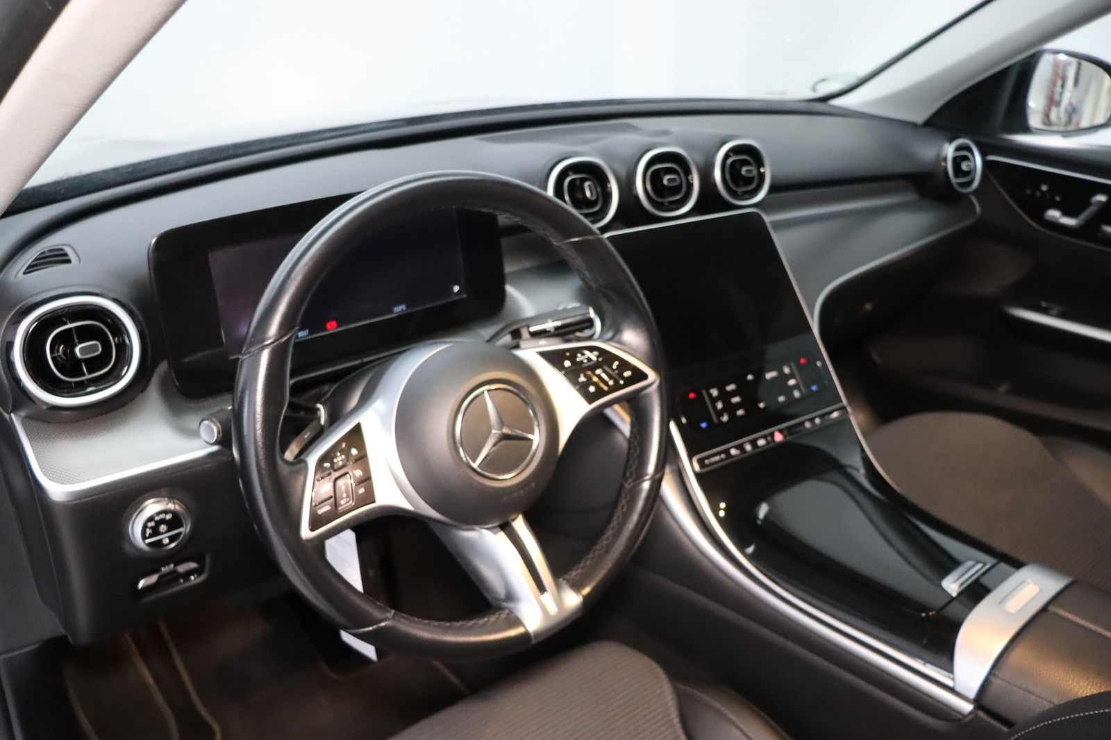 Fahrzeugabbildung Mercedes-Benz C 220 T d * LED * Standhzg. *