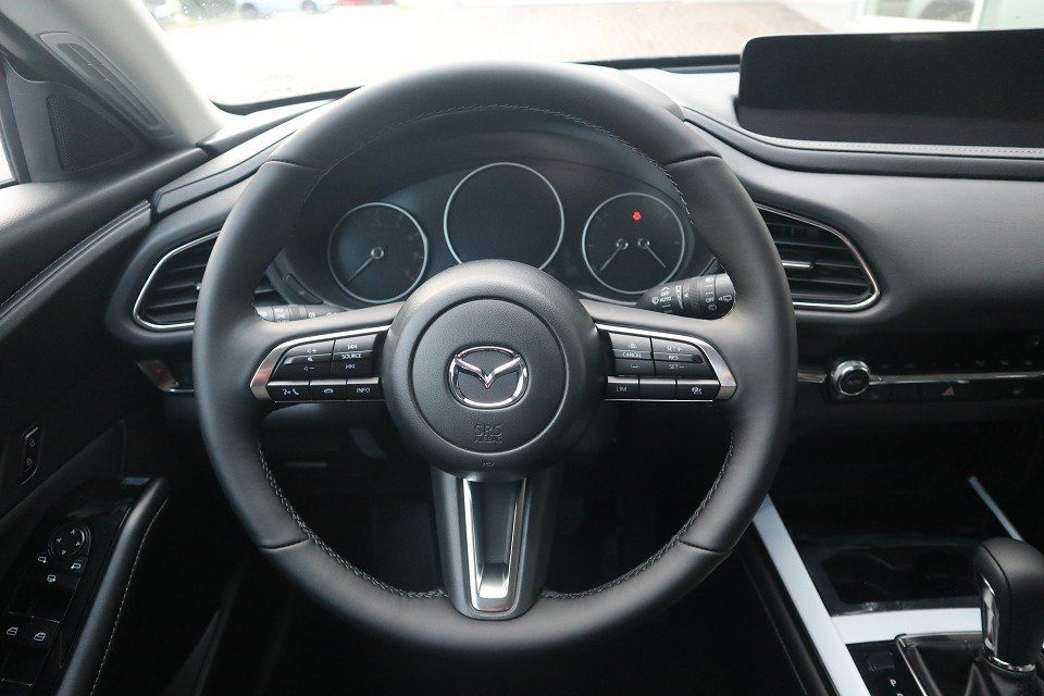 Fahrzeugabbildung Mazda CX-30 2025 M-Hybrid Centre-Line G-140 AT DESI NA