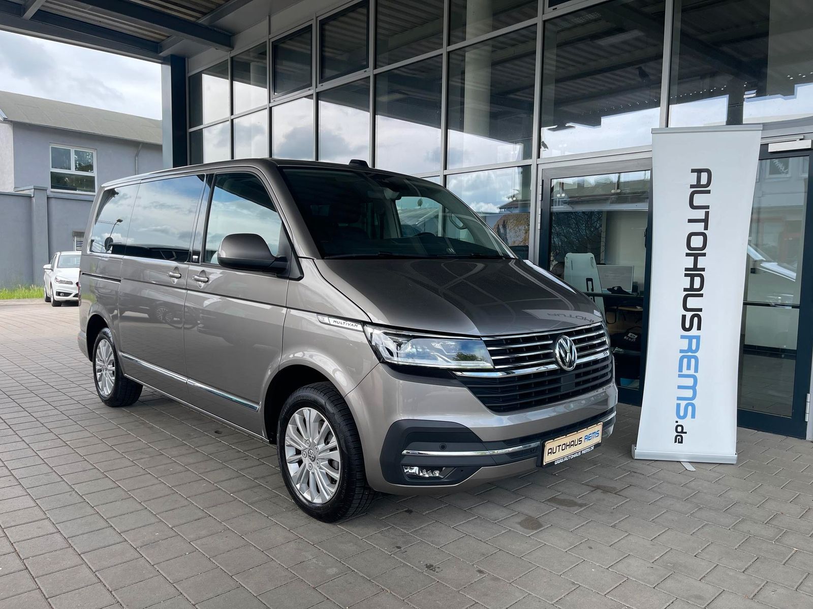 Volkswagen Volkswagen T6.1 Multivan, AHK,ACC, Alcantara, NAVI