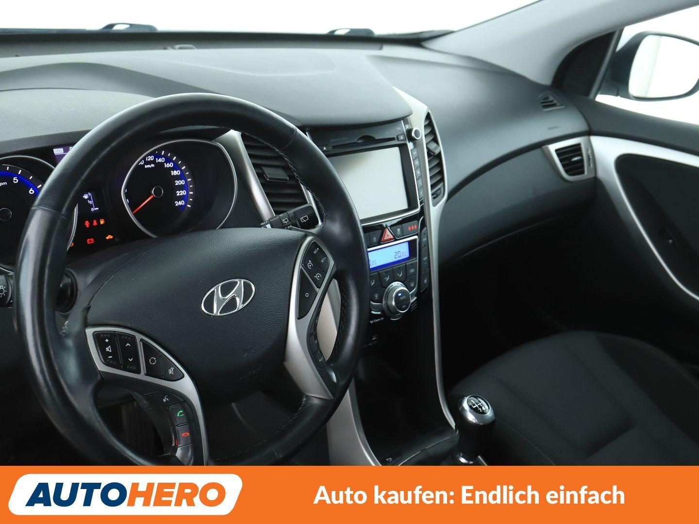 Hyundai i30 1.4 Comfort *NAVI*TEMPO*PDC*SHZ*ALU*KLIMA*