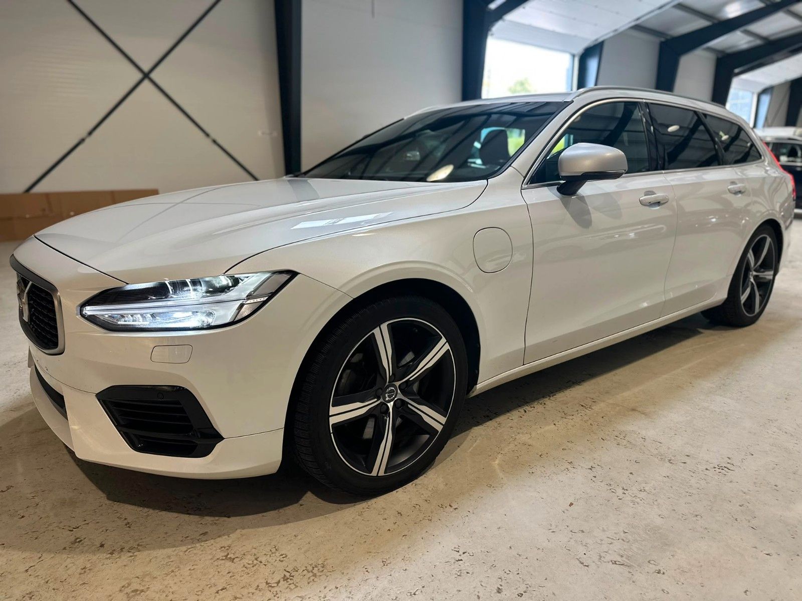 Volvo Volvo V90 Kombi T8R Design Plug-In Hybrid AWD Pole
