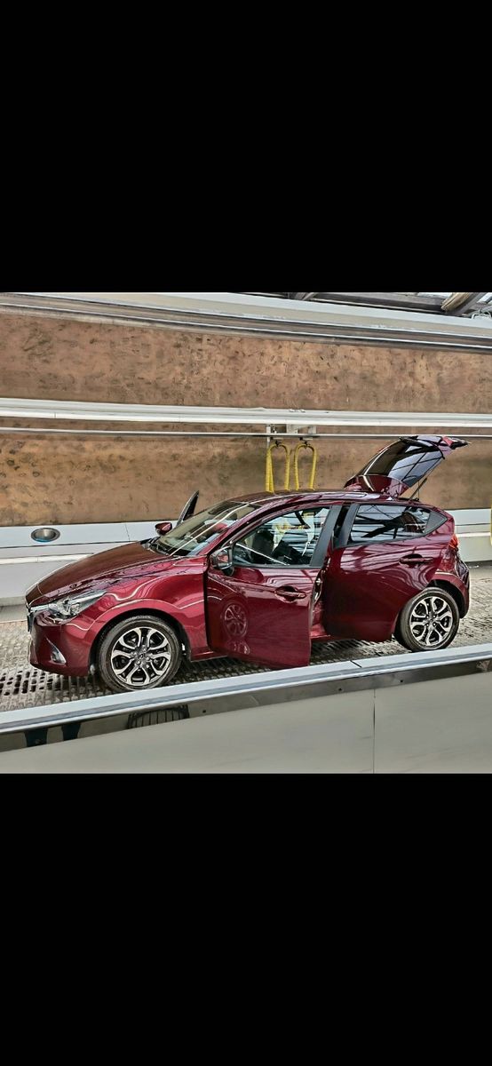 MAZDA 2