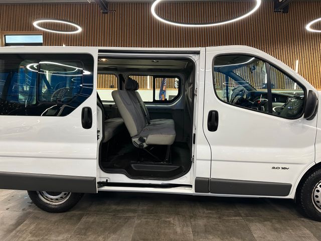 Renault Trafic Combi L1H1 2,7t  verglast*9- Sitzer*AHK*