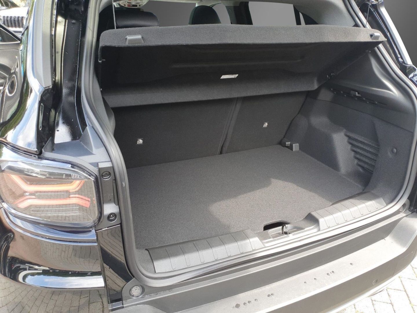 Fahrzeugabbildung Jeep Avenger Summit 1.2 MHEV -Leder-Panoramadach-MY25