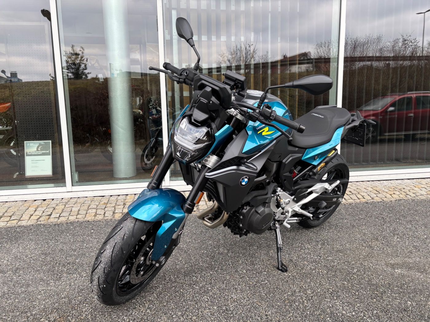 Fahrzeugabbildung BMW F 900 R 2 Pakete