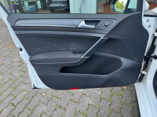 Golf VII GTI Performance 2.0 TSI DSG AHK Navi DC