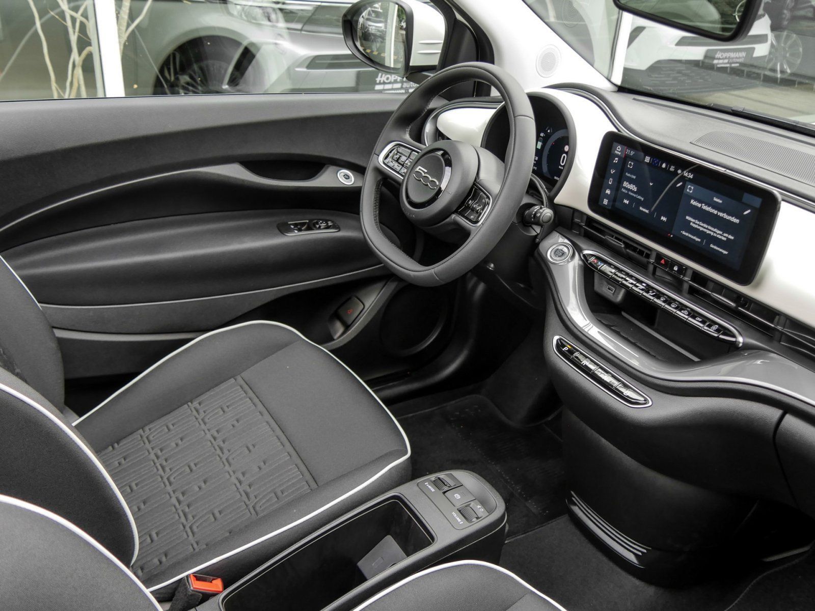 Fiat Neuer 500C Base*PDC*CarPlay*Klimaautomatik*ALU* imagem 3