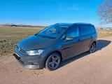 Volkswagen Touran 1.4 TSI SOUND BMT SOUND - : Kleinbus, Von Privat