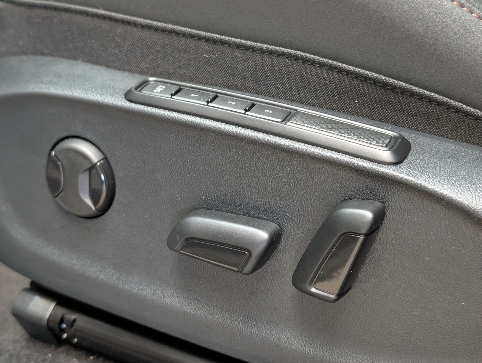 Immagine del veicolo CUPRA Terramar 1.5 eTSI Pacchetto Sennheiser Edge HUD 19 pollici