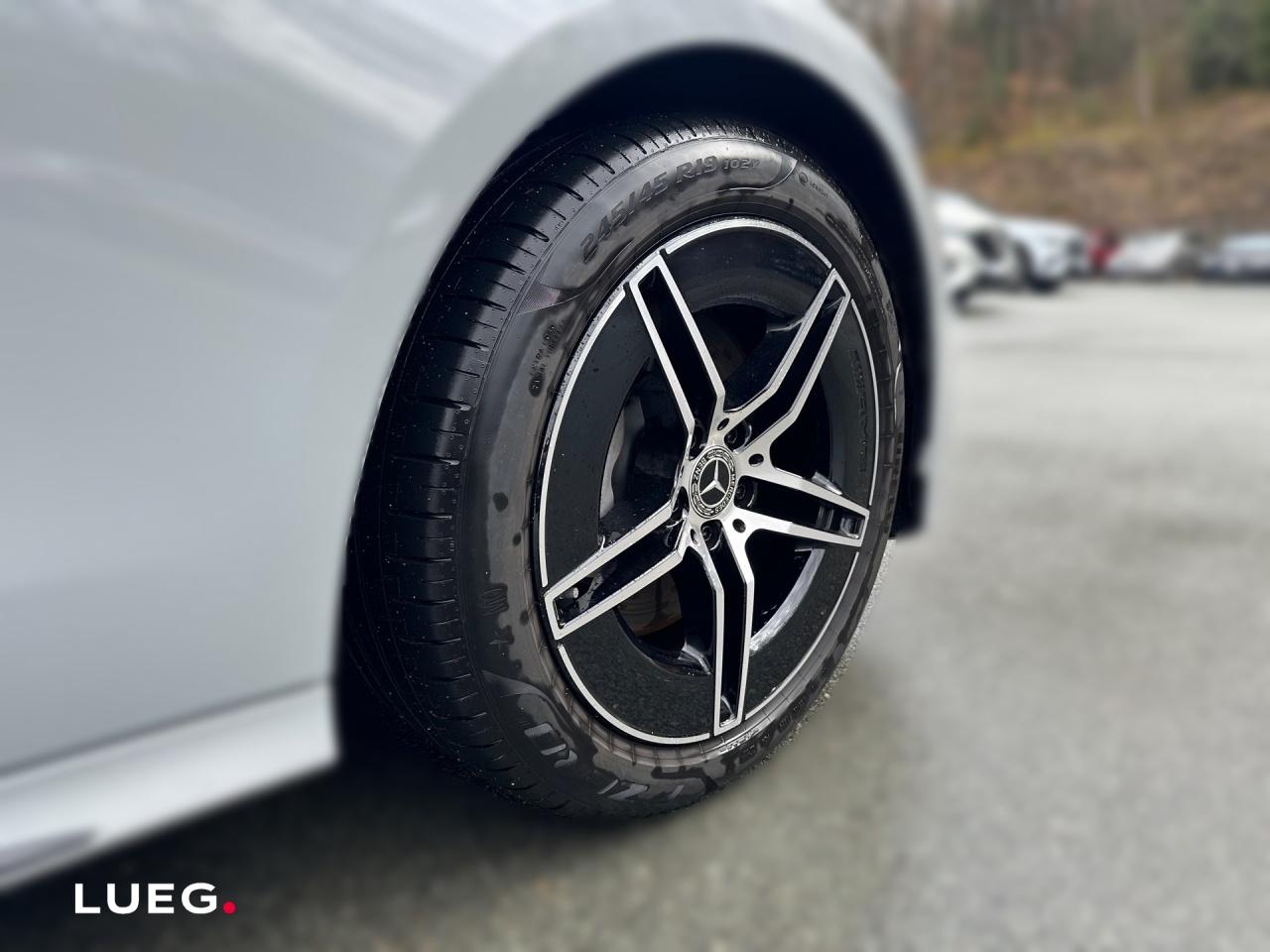 Mercedes-Benz E 300 e AMG+NIGHT+AHK+HUD+360+DIGITAL+DISTRONIC