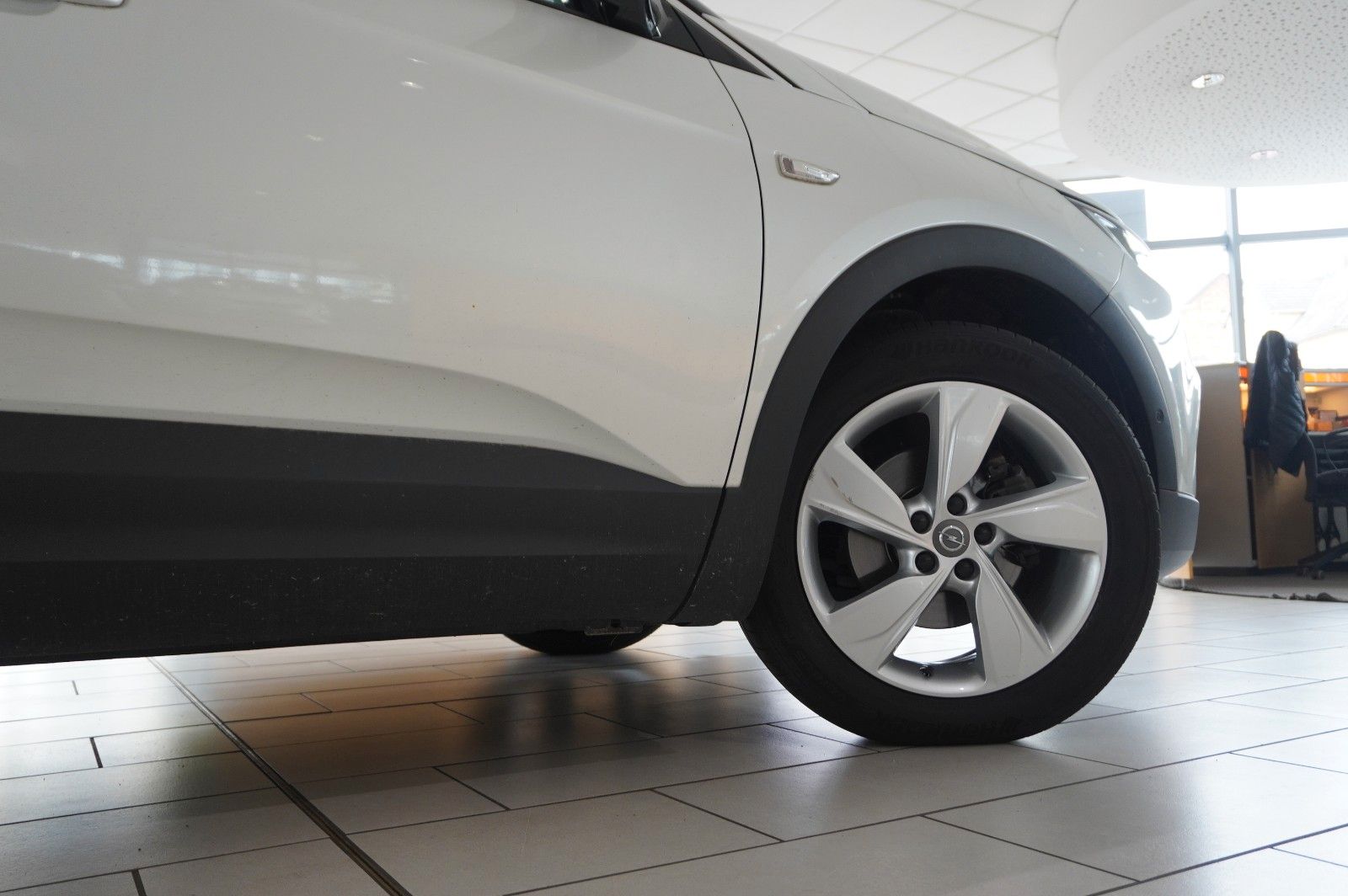 Fahrzeugabbildung Opel Grandland (X) 1.2T INNOV. NAVI/LED/KAMERA/PANO.