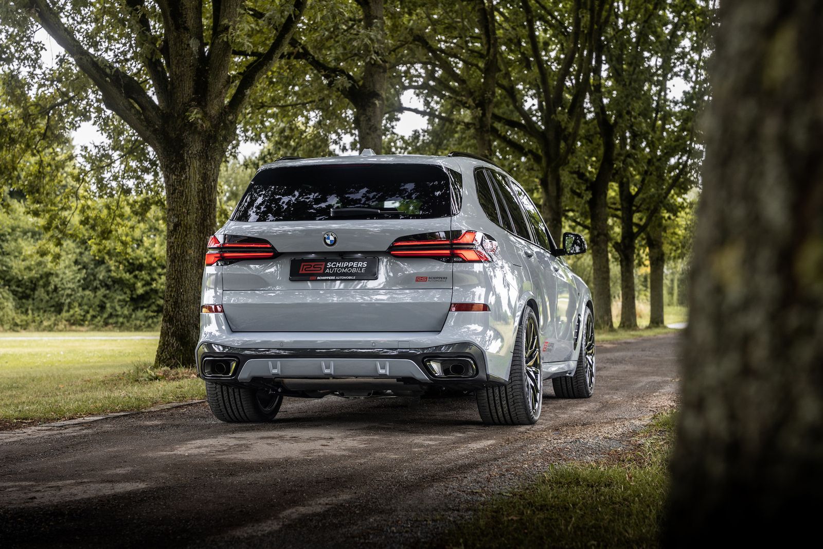 Fahrzeugabbildung BMW X5 40d xDrive M-SPORT PRO|AHK|CARBON|LUFT|ICONIC