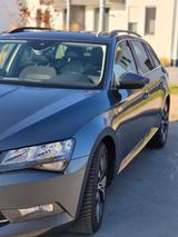 Skoda Superb Combi 2.0 TDI DSG Active  *TÜV neu*  - Skoda Superb