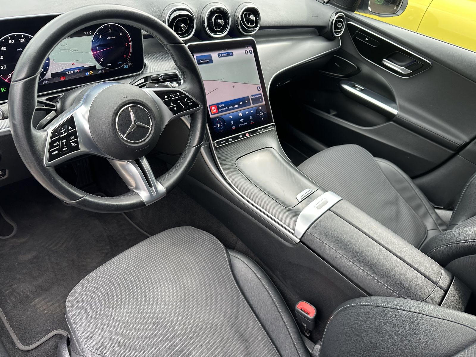 Fahrzeugabbildung Mercedes-Benz C 200d T Avantgarde NAV+LED+ACC+DISTRONIC+VCOCK