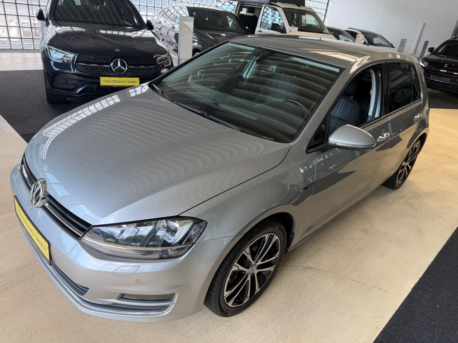 Fahrzeugabbildung Volkswagen Golf VII Lim. Lounge BMT