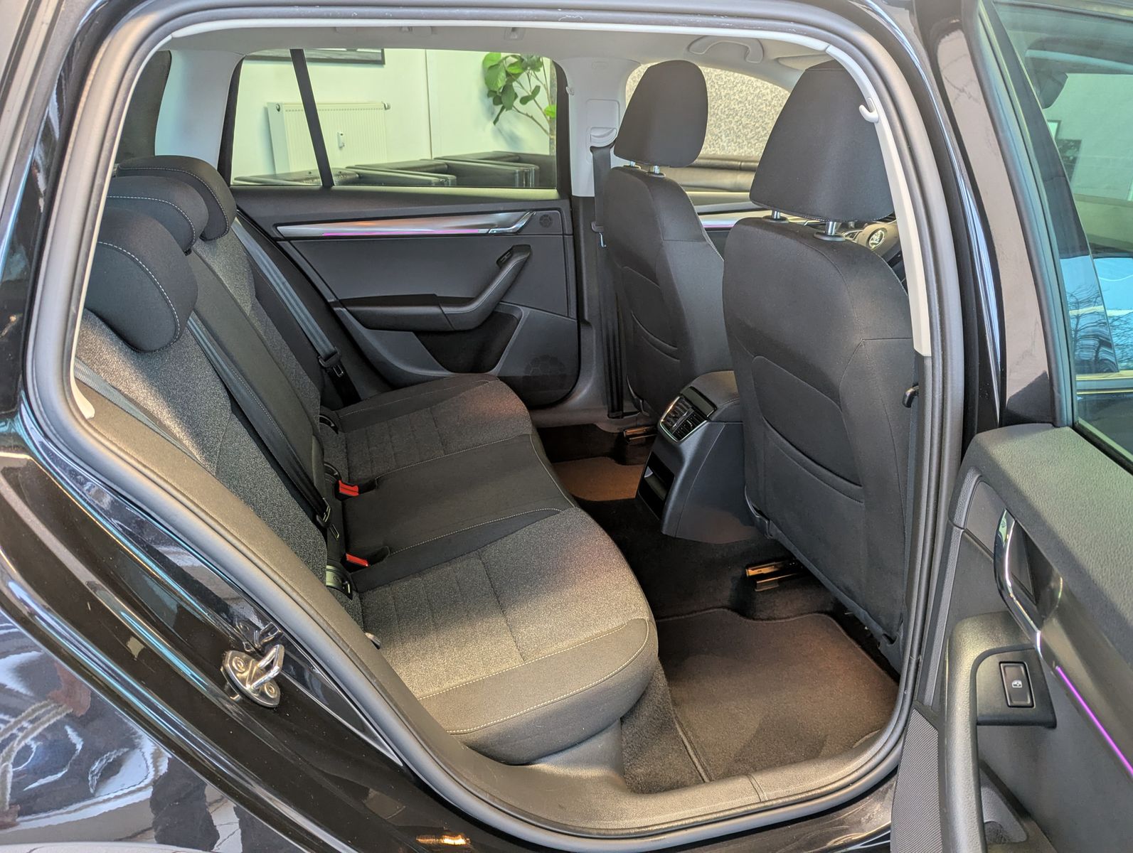 SKODA Octavia Soleil 2.0 TDI DSG Buisness Kamera LED - Image 14