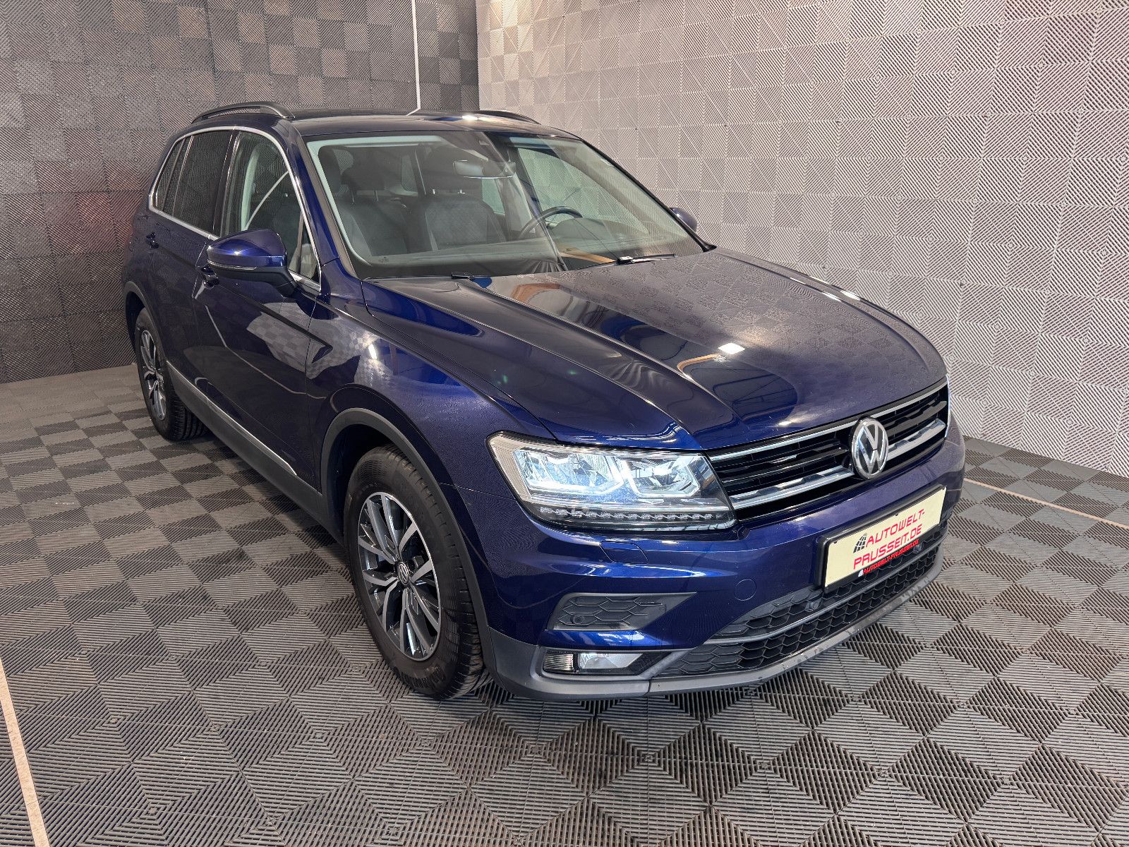 Gebrauchtwagen Volkswagen Tiguan Tiguan*COMFORTLINE*ACC-R.KAM-AHK-NAVI-APPLE-LED in Horb am Neckar