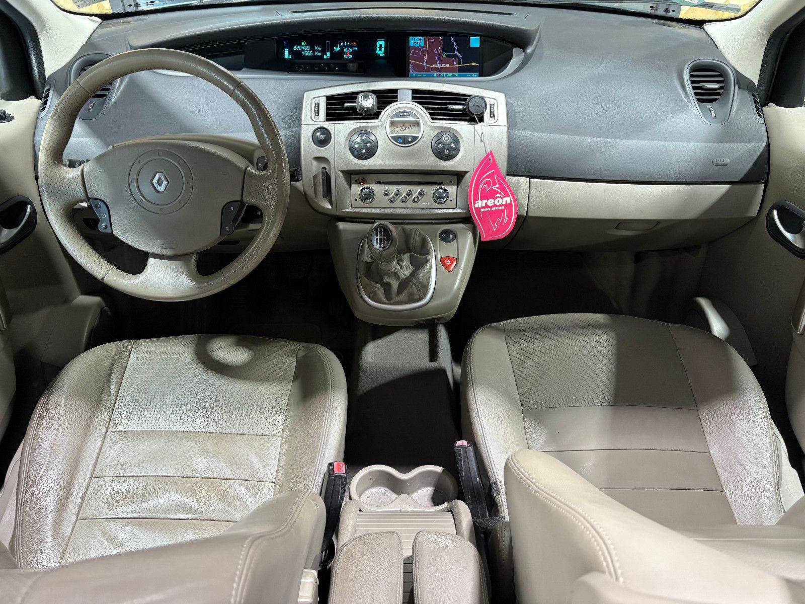 Fahrzeugabbildung Renault Scenic II Grand Privilege/7-SITZ/PANO/NAVI/SHZ/