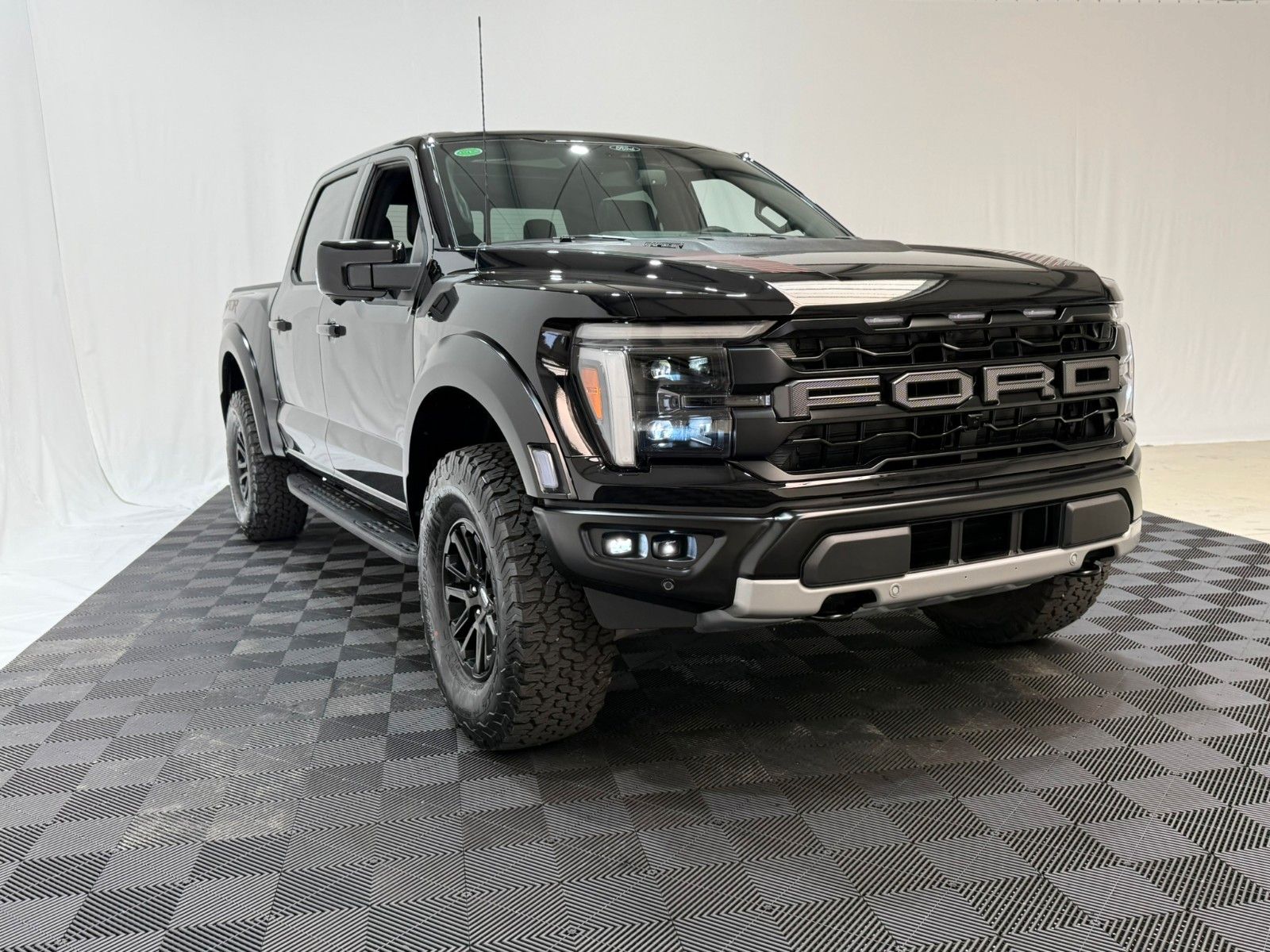 Fahrzeugabbildung Ford F-150 RAPTOR  EcoBoost®  3.5L V6 *MY25*