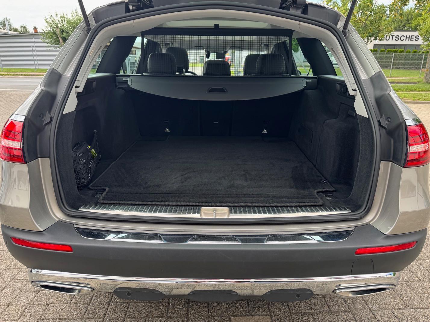 Mercedes-Benz E 220 d 4Matic All-Terrain/Avantg/Panorama/Distr
