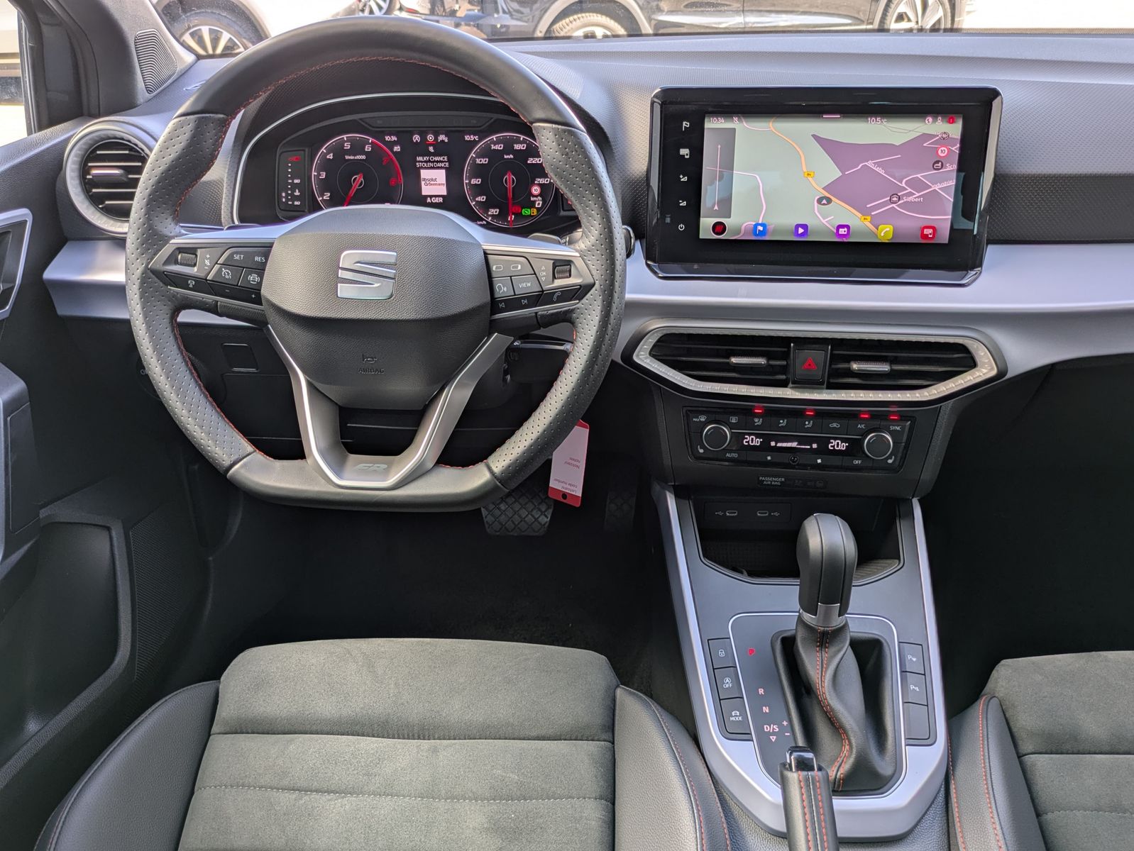 Fahrzeugabbildung SEAT Arona 1.0 TSI FR DSG AHK*ACC*LED*APP*DAB*KAMERA