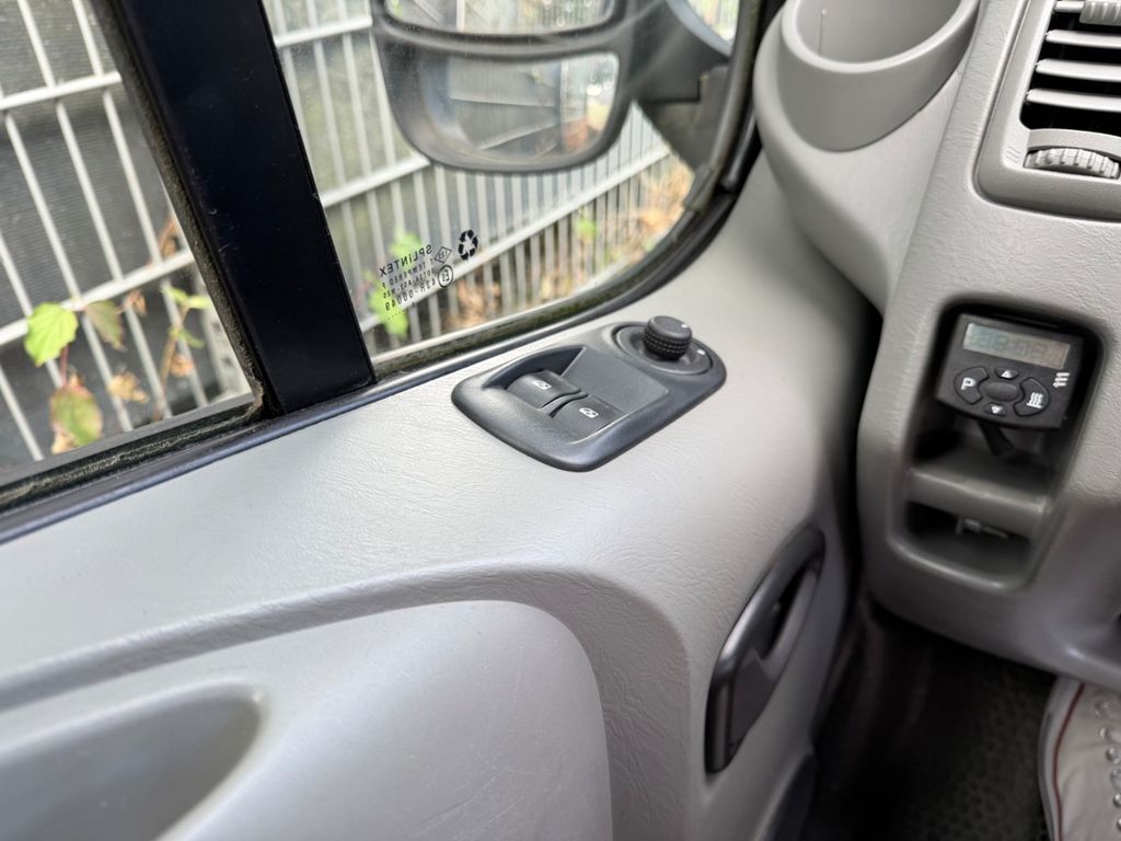 OPEL Vivaro Kasten/Kombi L2H1 2,9t/KLIMA/AHK/STANDHEI OPEL Vivaro Kasten/Kombi L2H1 2,9t/KLIMA/AHK/STANDHEI