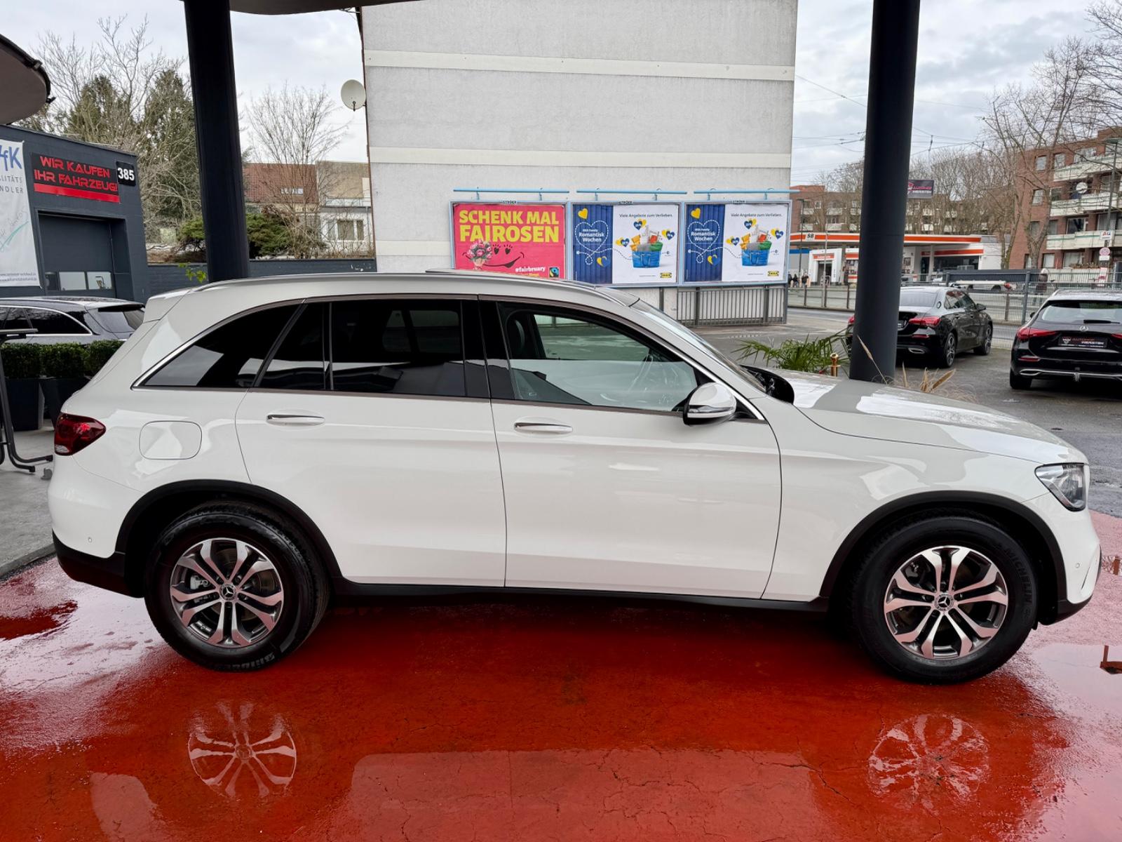 Mercedes-Benz GLC 220d AMG-Line Interieur 4Matic 1. Hand