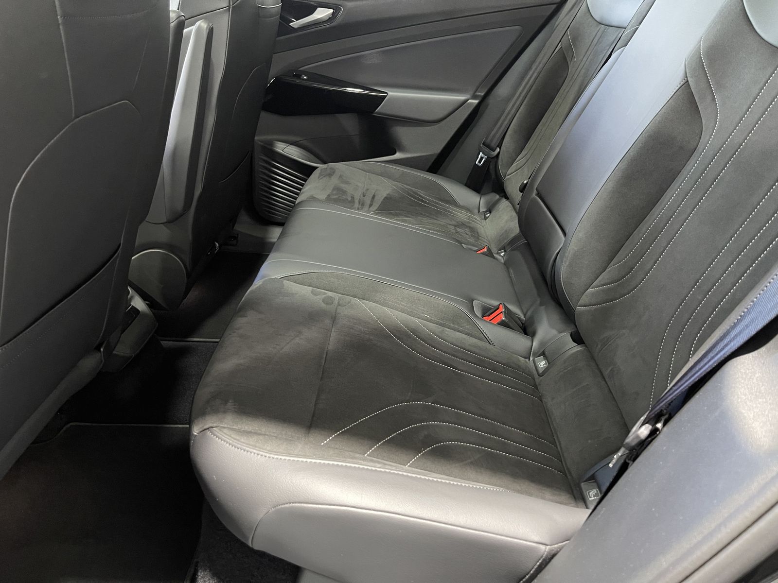 Fahrzeugabbildung Volkswagen ID.4 Pro Performance*LED-Matrix*Pano*Cam*HeadUp*