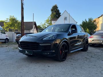 Porsche Cayenne - 2