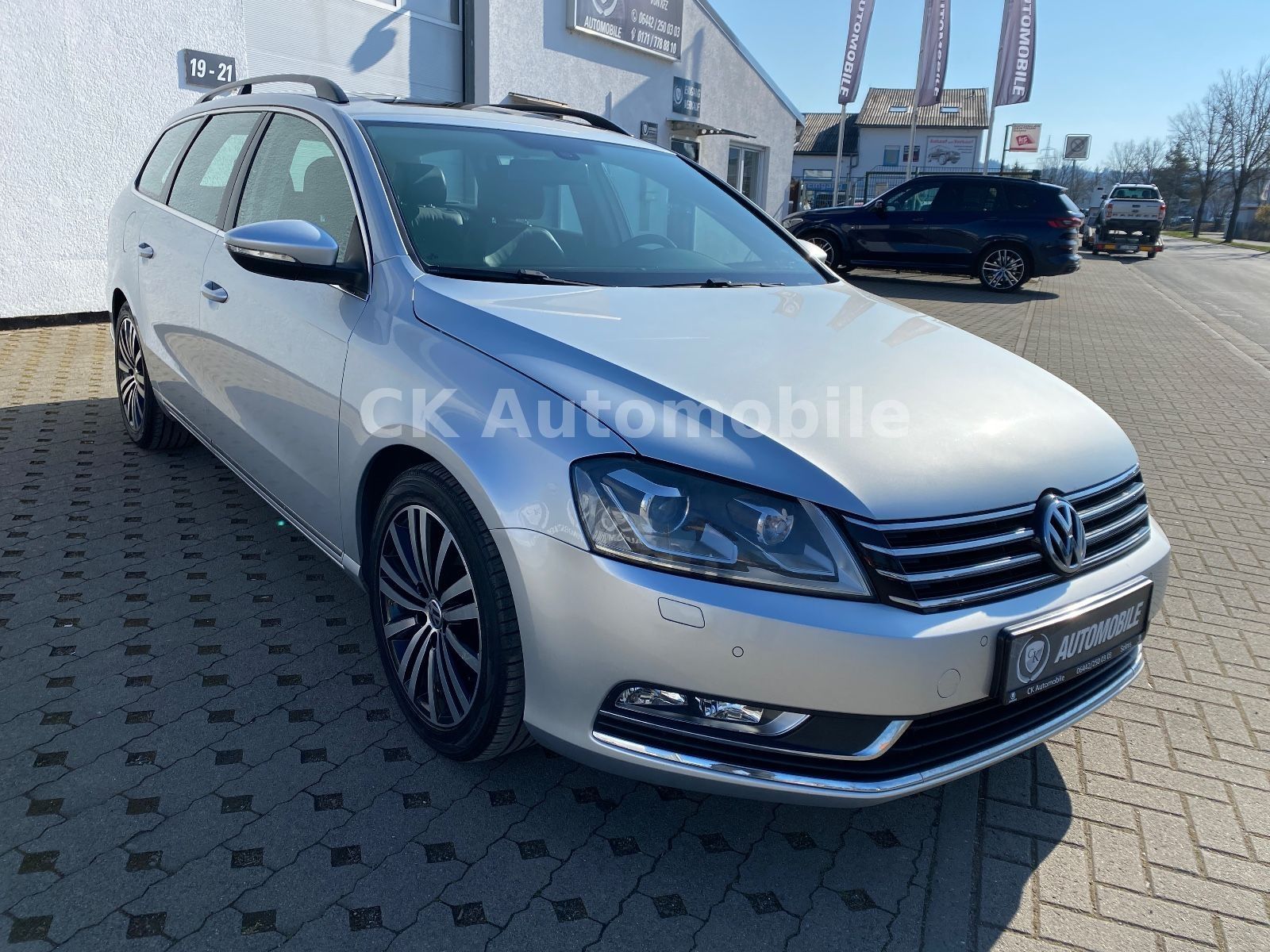 Fahrzeugabbildung Volkswagen Passat Variant Comfortline BM/DSG/Navi/Bi-Xenon