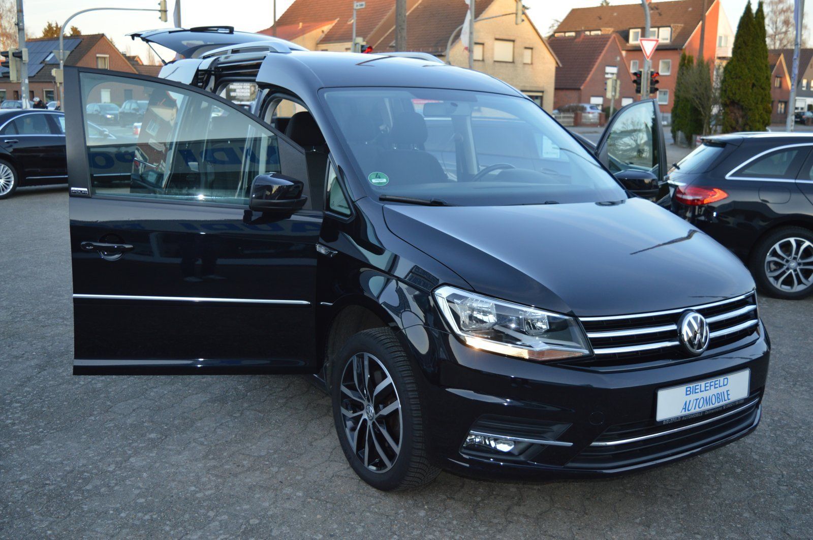 VW Caddy IV 1.4 TSI DSG BMT 7-Sitzer AHK/Navi/SH/PD