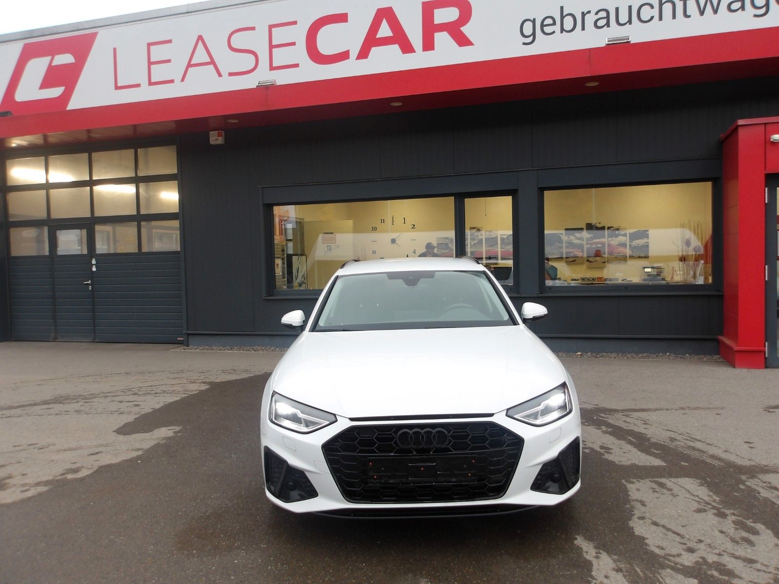 Audi A4 Avant 35 TFSI S line EXP € 18750.- imagem 2