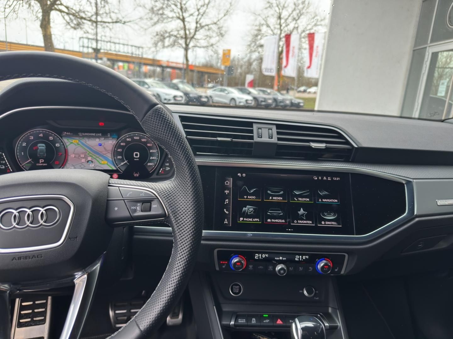 Fahrzeugabbildung Audi Q3 TFSI e S line Q3 45 TFSIe S tronic Business A